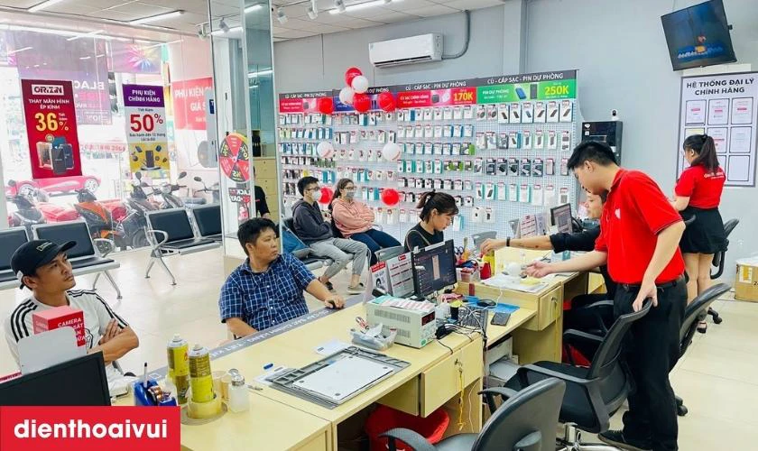 Thay màn hình iPhone 13 Pro Max chính hãng Gen A uy tín tại Điện Thoại Vui